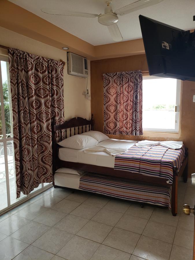 Hotel Cuarto Camino Плая-дель-Кармен Экстерьер фото