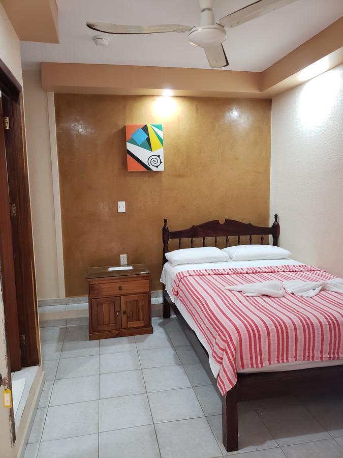 Hotel Cuarto Camino Плая-дель-Кармен Экстерьер фото